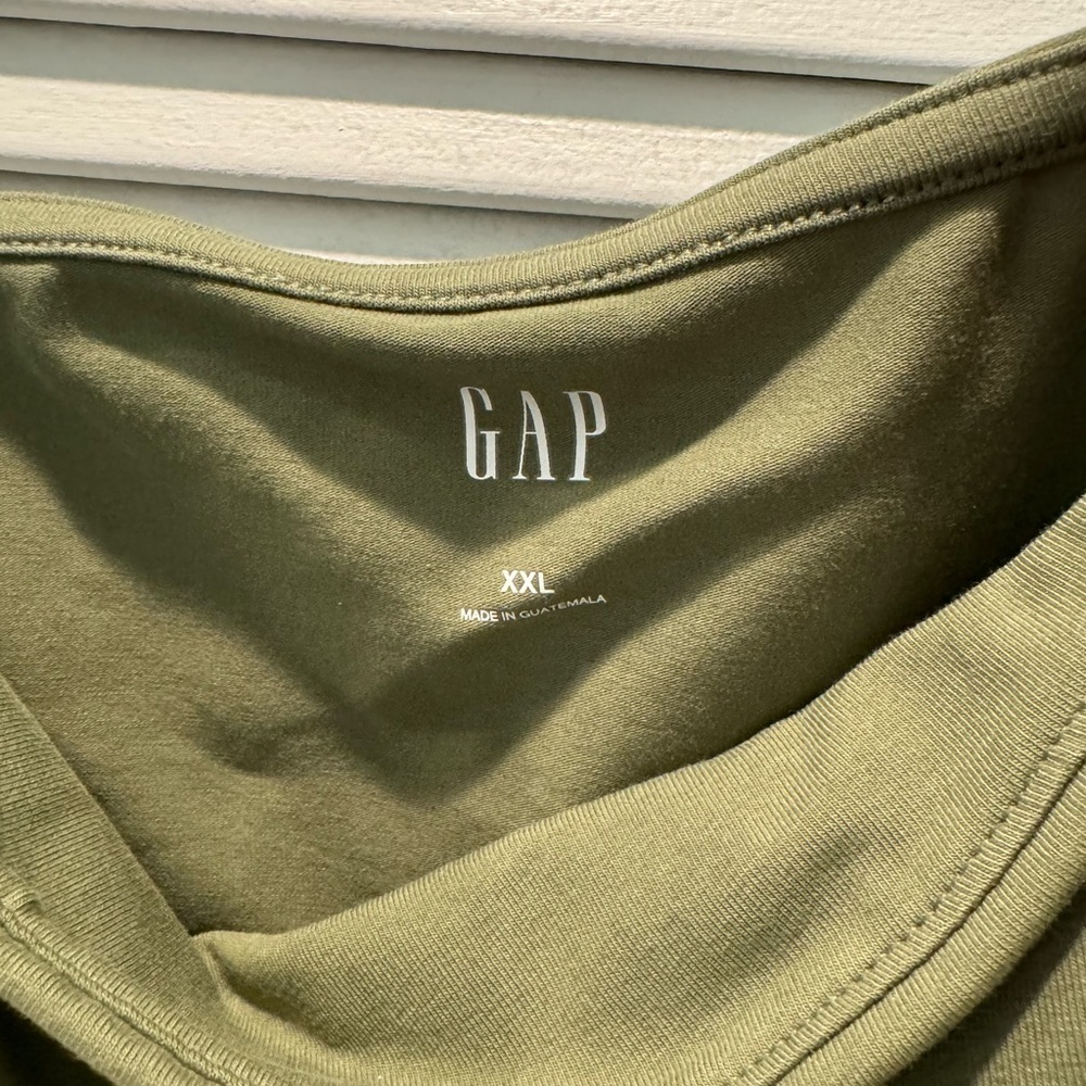 NWT Gap Crop Cami - Picture 4 of 6